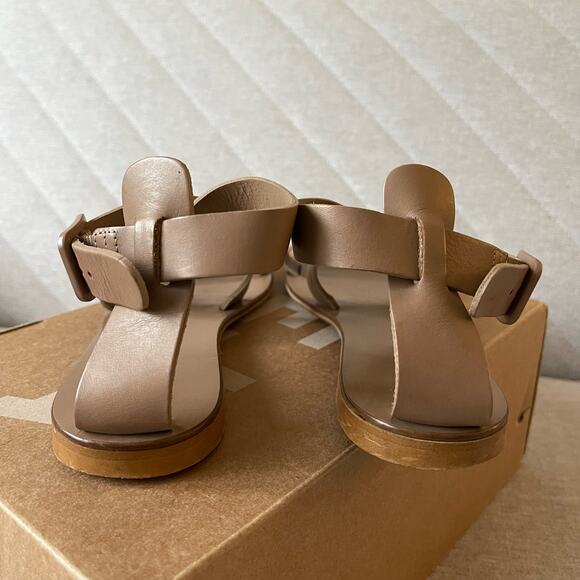 Everlane The Modern Wrap Leather Sandals (7) - Picture 5 of 7